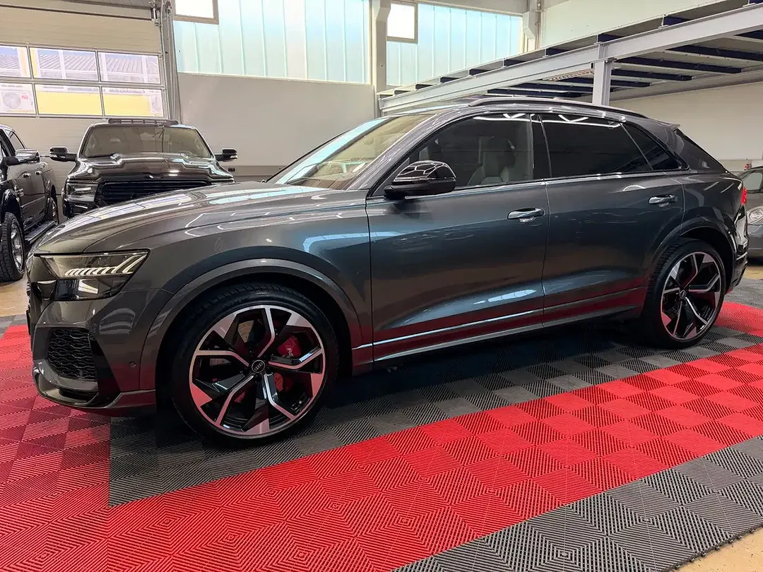 Audi RS Q8 - Thumbnail 5