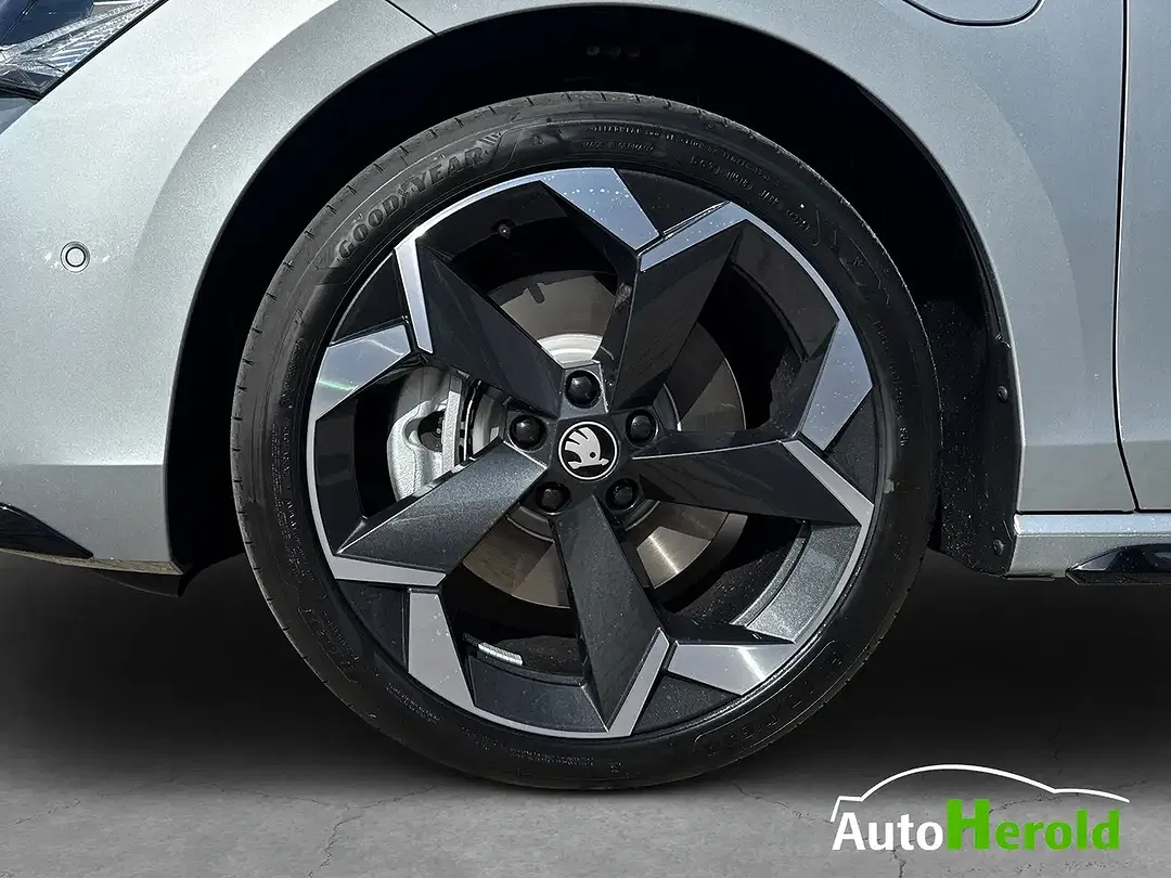 Skoda Superb - Thumbnail 3