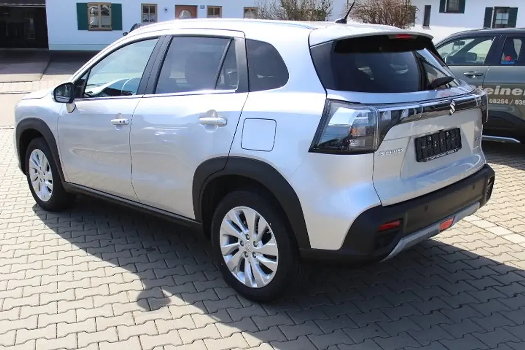 Suzuki S-Cross - Thumbnail 4