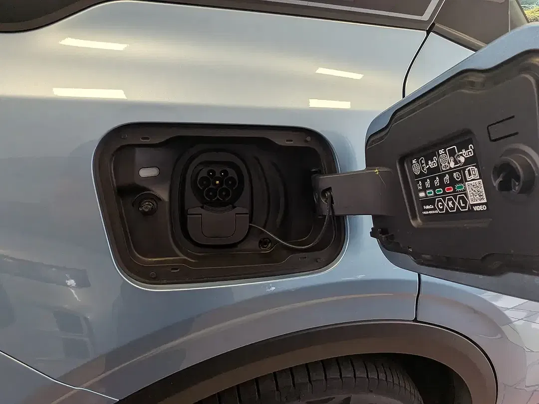 Ford Explorer - Thumbnail 5