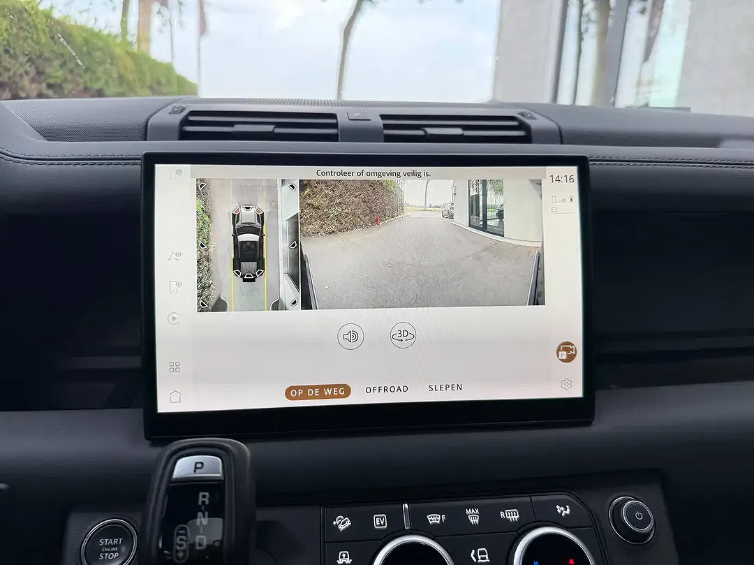 Land Rover Defender - Thumbnail 10