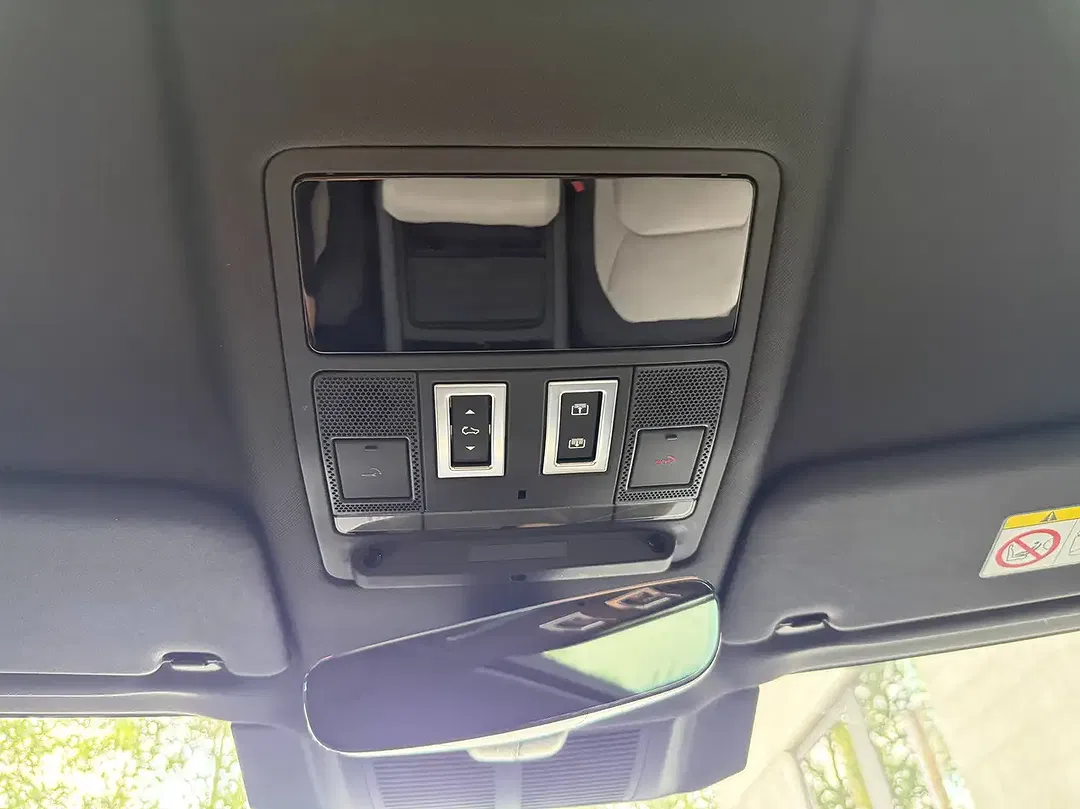 Land Rover Defender - Thumbnail 15