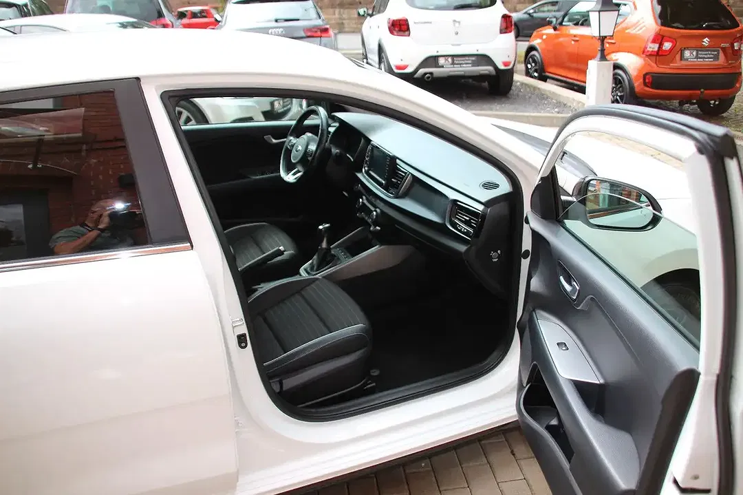 Kia Rio - Thumbnail 10