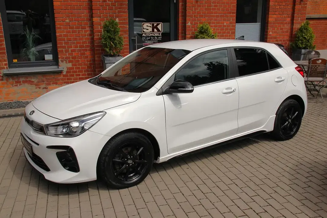 Kia Rio - Thumbnail 2