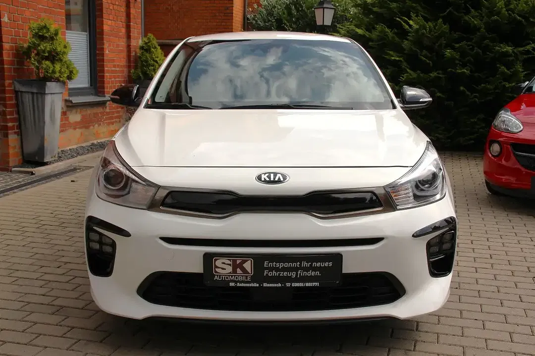 Kia Rio - Thumbnail 3