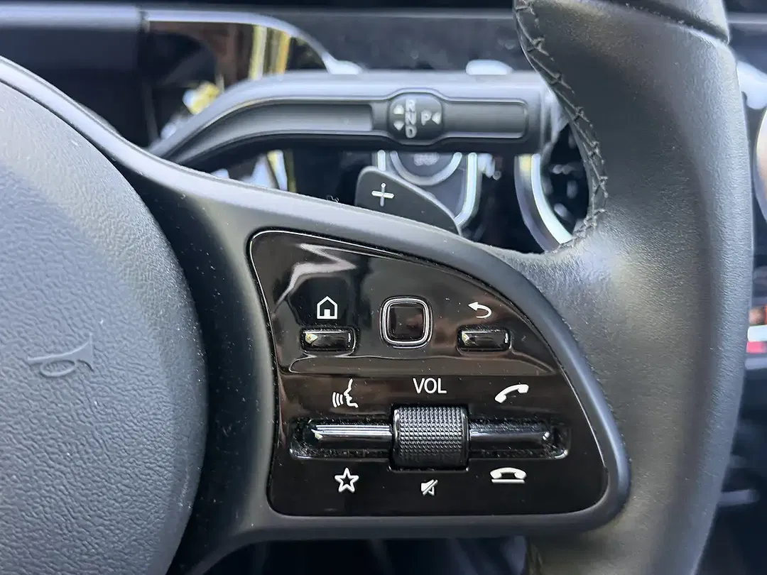 Mercedes-Benz GLA 180 - Thumbnail 13
