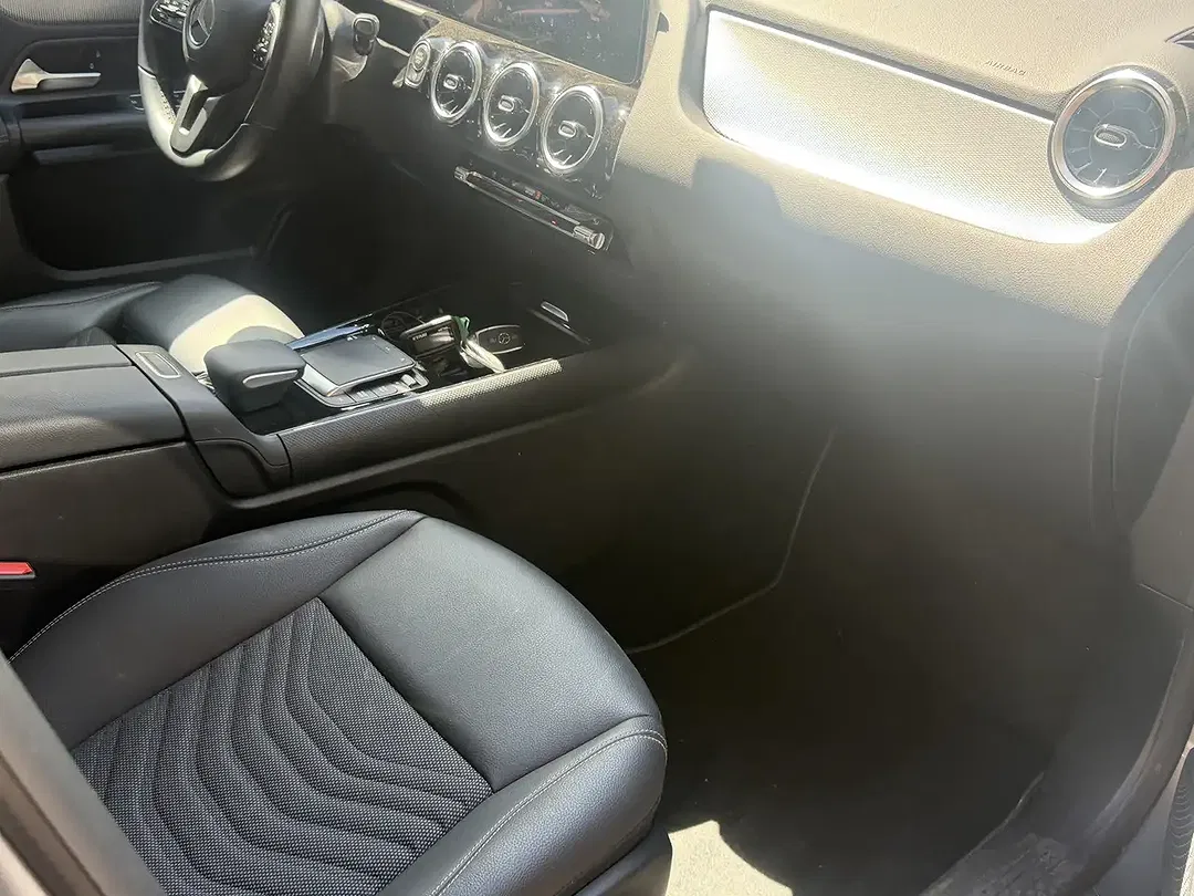 Mercedes-Benz GLA 180 - Thumbnail 6