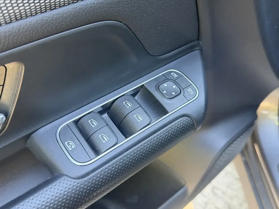 Mercedes-Benz GLA 180 - Thumbnail 9