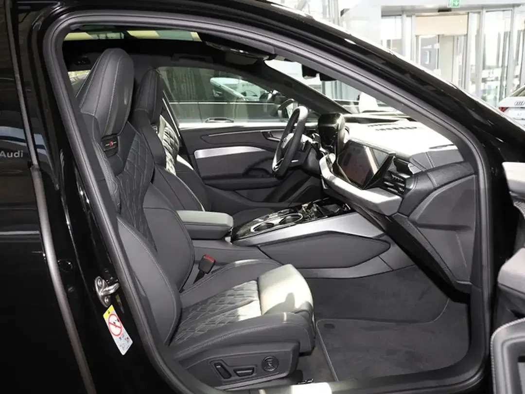 Audi A6 - Thumbnail 4
