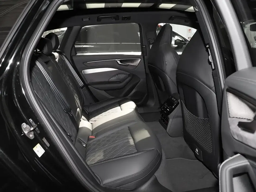 Audi A6 - Thumbnail 5