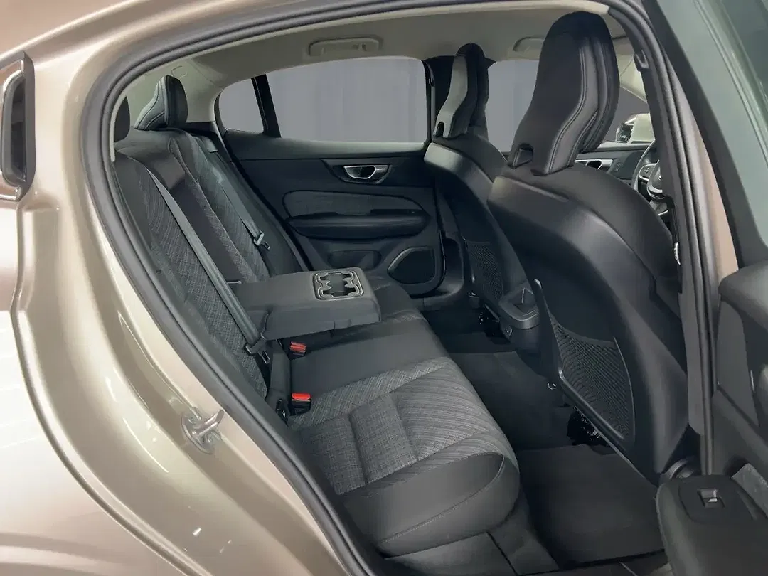 Volvo S60 - Thumbnail 5