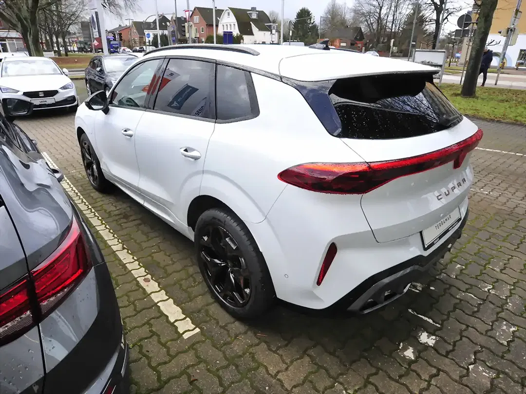 CUPRA Terramar - Thumbnail 2
