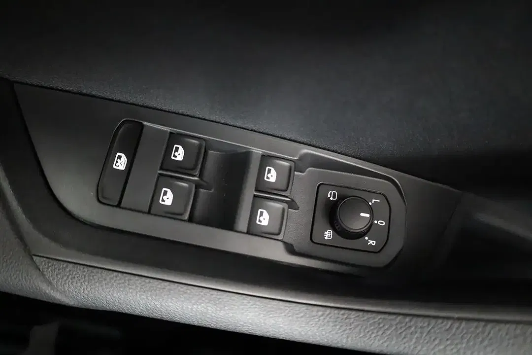 Skoda Karoq - Thumbnail 8