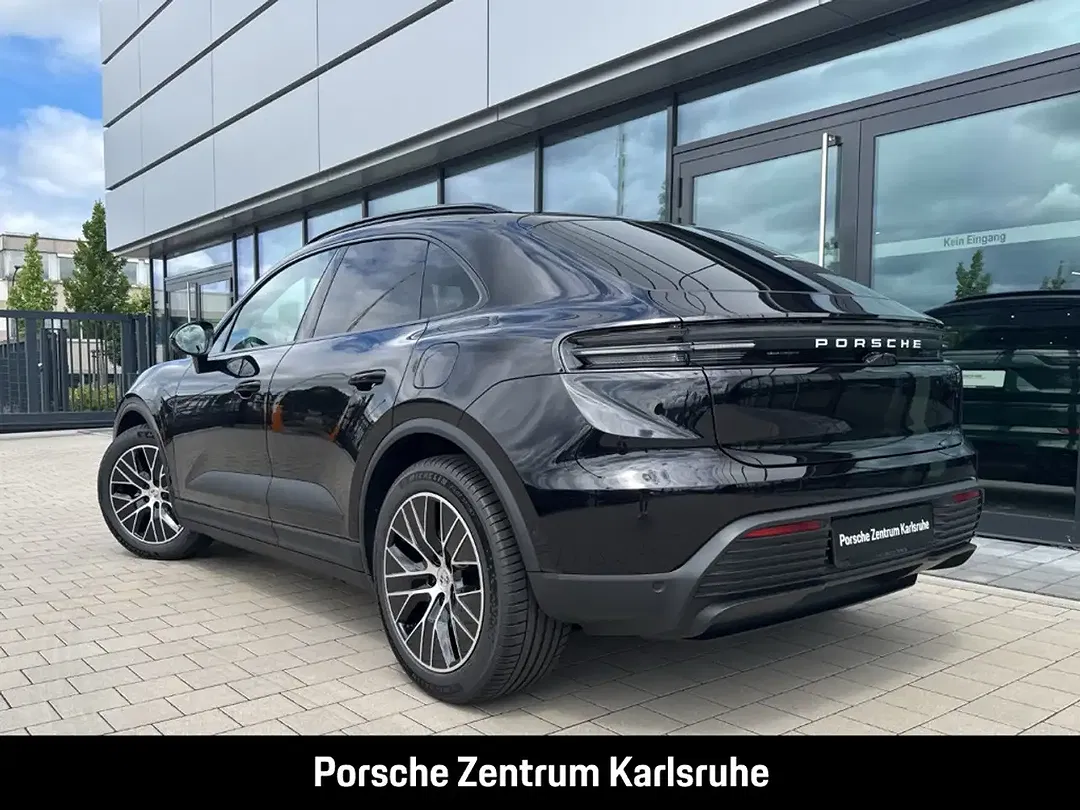 Porsche Macan - Thumbnail 3