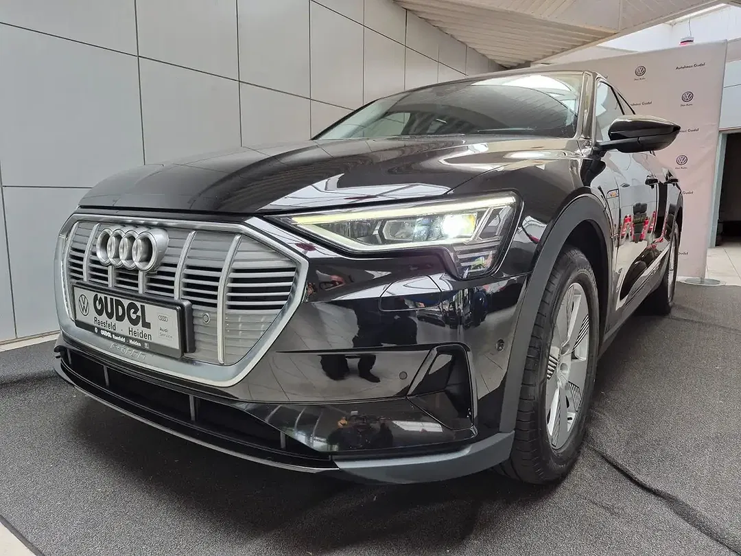 Audi e-tron - Thumbnail 4