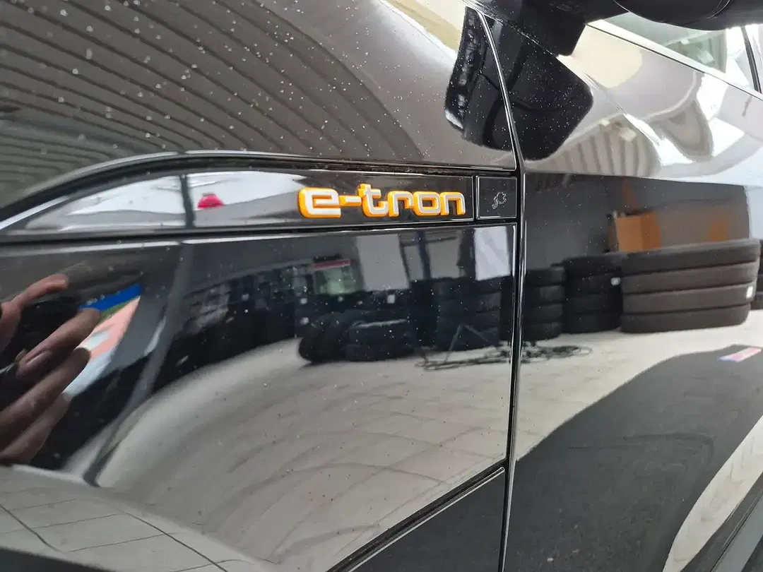 Audi e-tron - Thumbnail 5