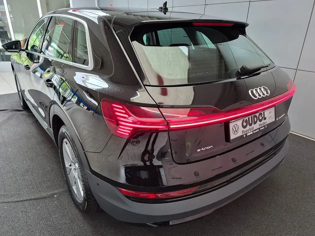 Audi e-tron - Thumbnail 7