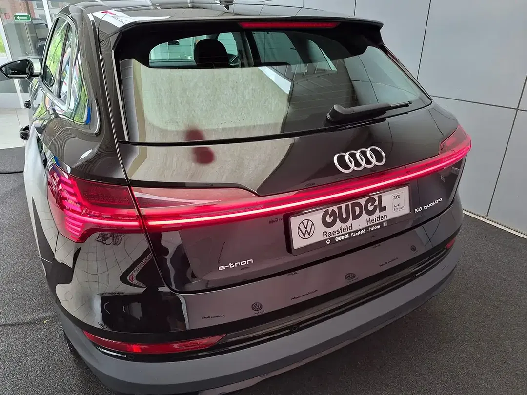 Audi e-tron - Thumbnail 8