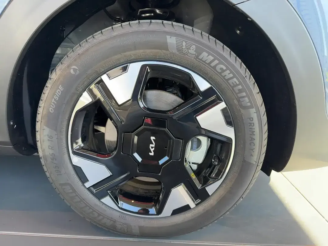 Kia Stonic - Thumbnail 5