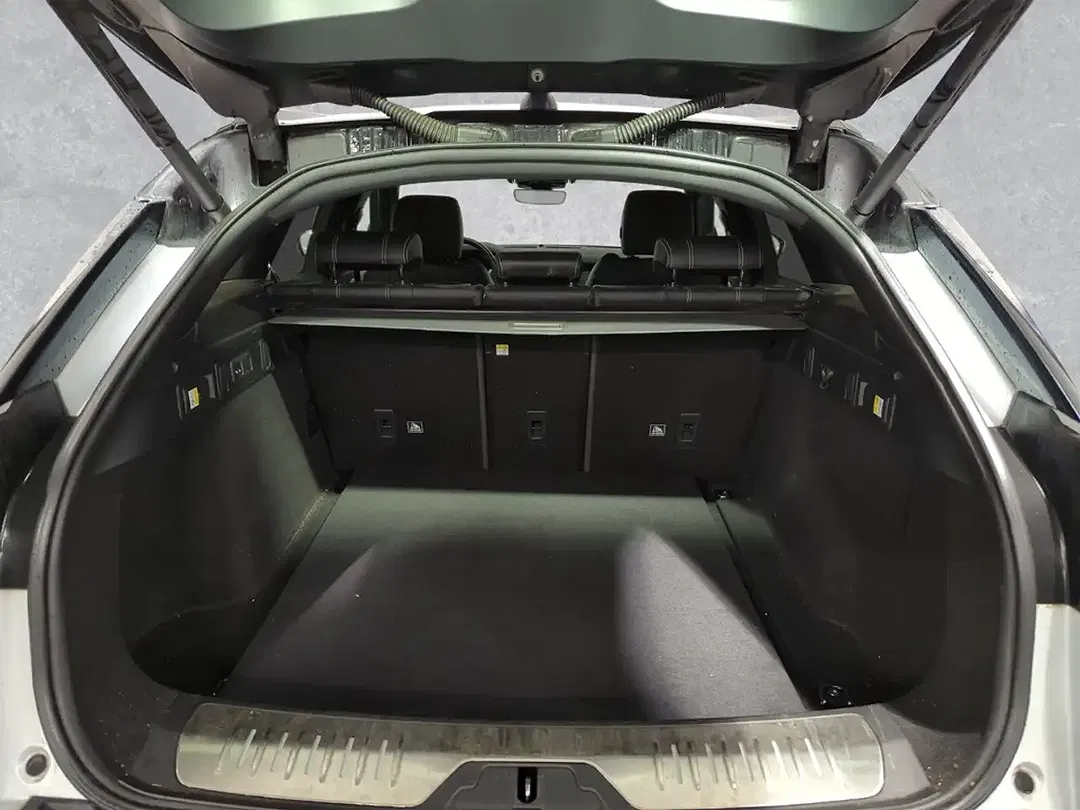 Land Rover Range Rover Velar - Thumbnail 10