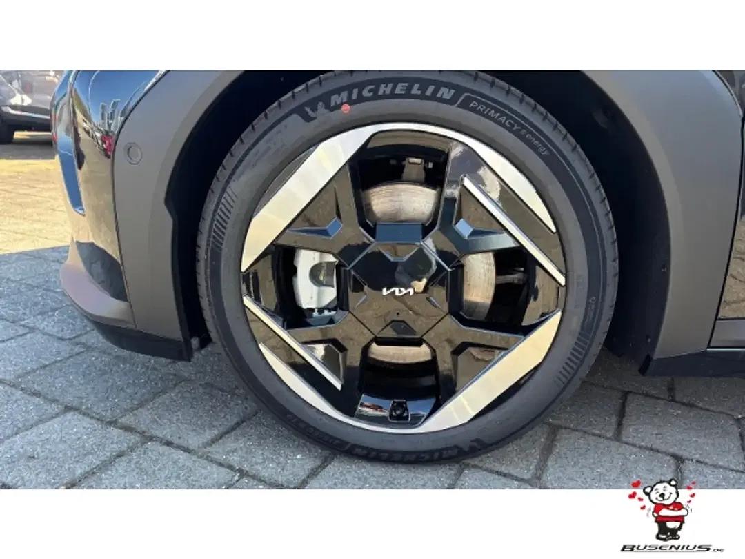 Kia EV4 - Thumbnail 15