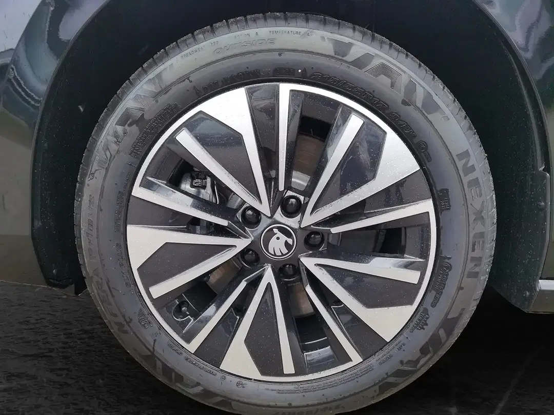 Skoda Superb - Thumbnail 5