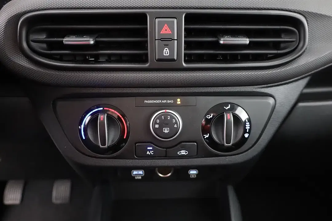 Hyundai i10 - Thumbnail 11