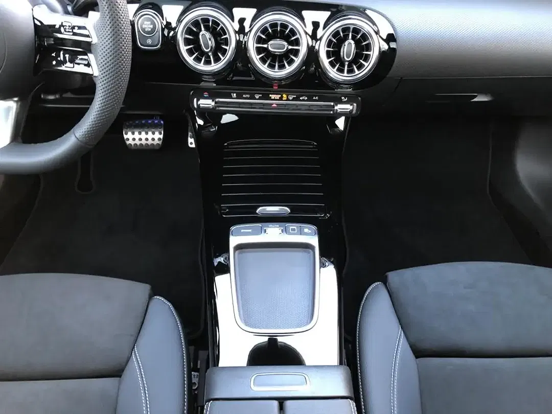 Mercedes-Benz CLA 200 - Thumbnail 14