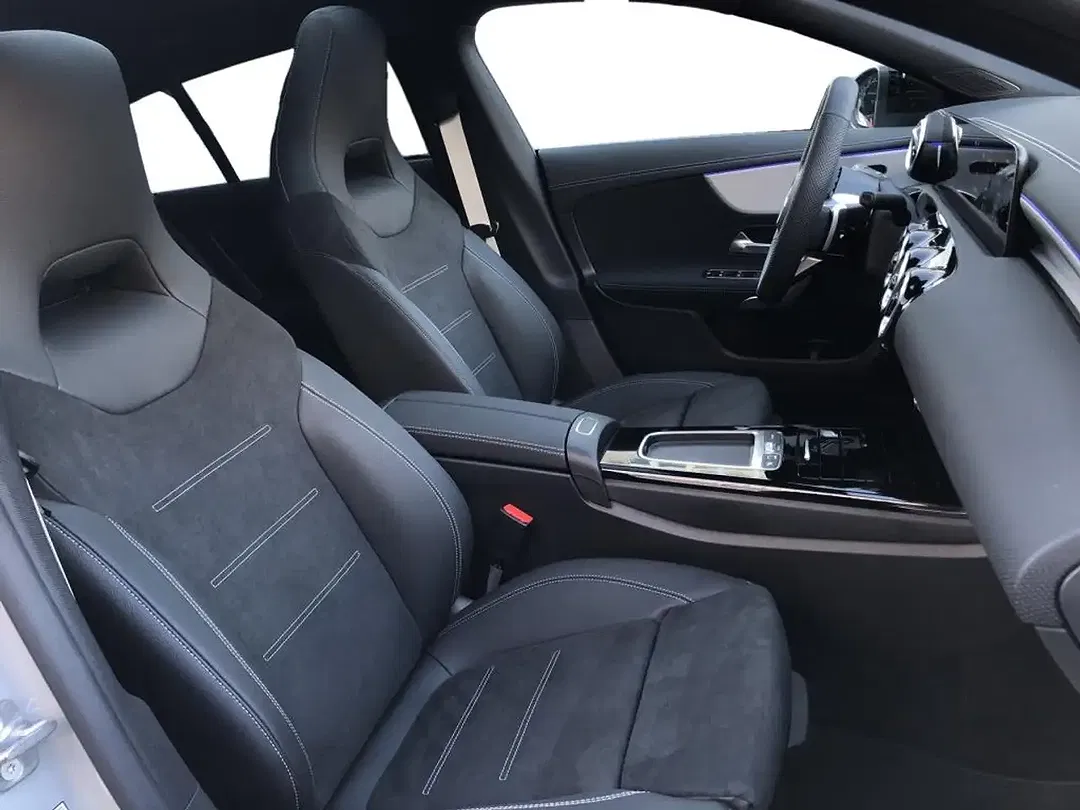 Mercedes-Benz CLA 200 - Thumbnail 3
