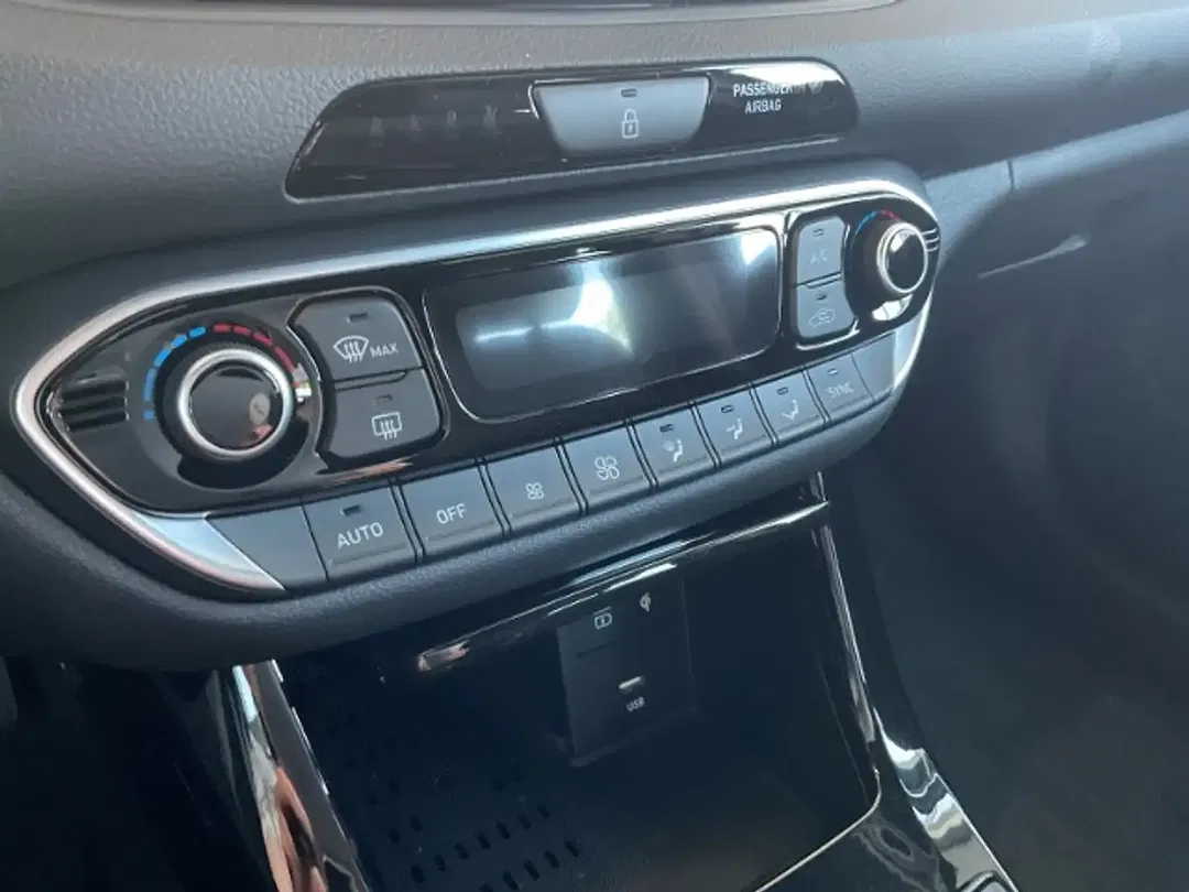 Hyundai i30 - Thumbnail 15