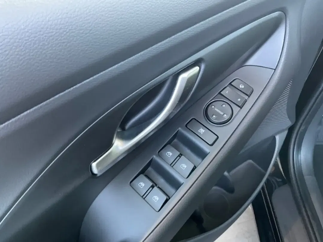 Hyundai i30 - Thumbnail 8