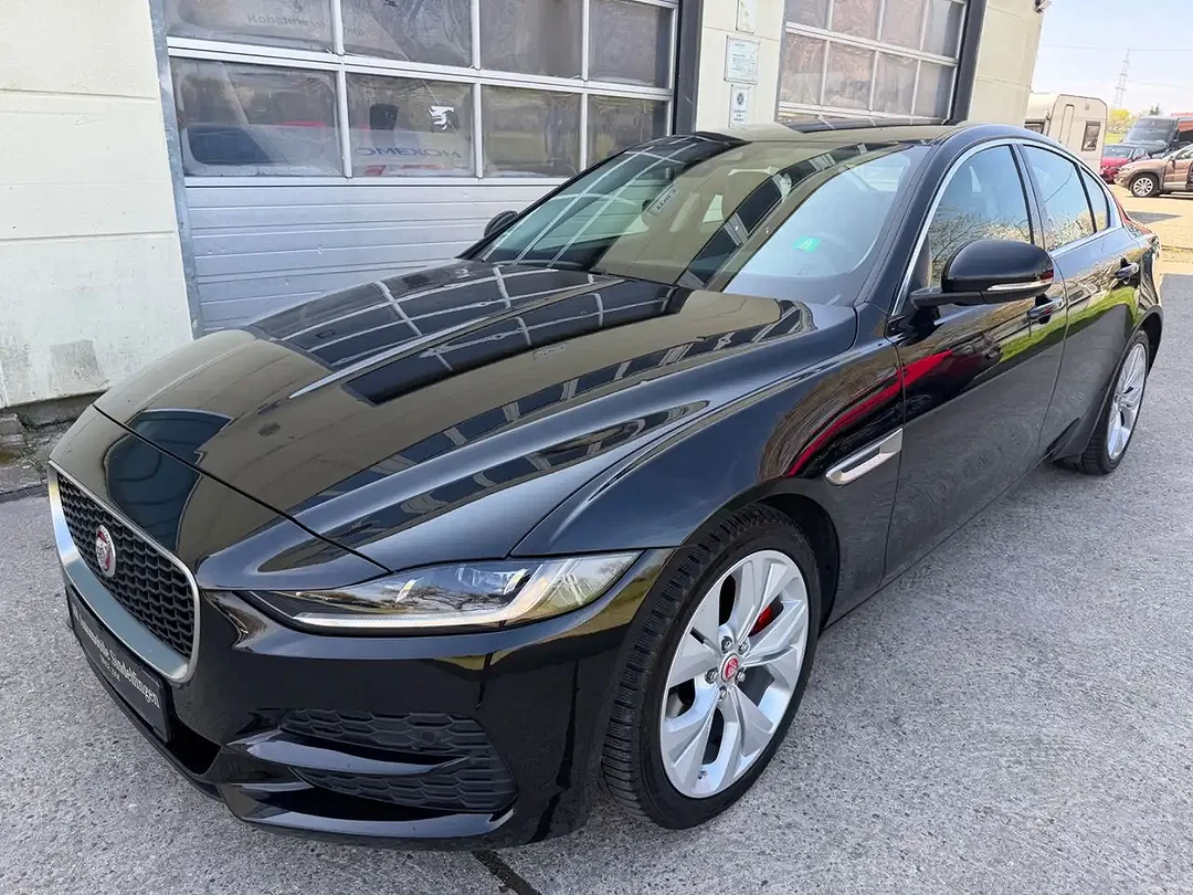 Jaguar XE - Afbeelding 1
