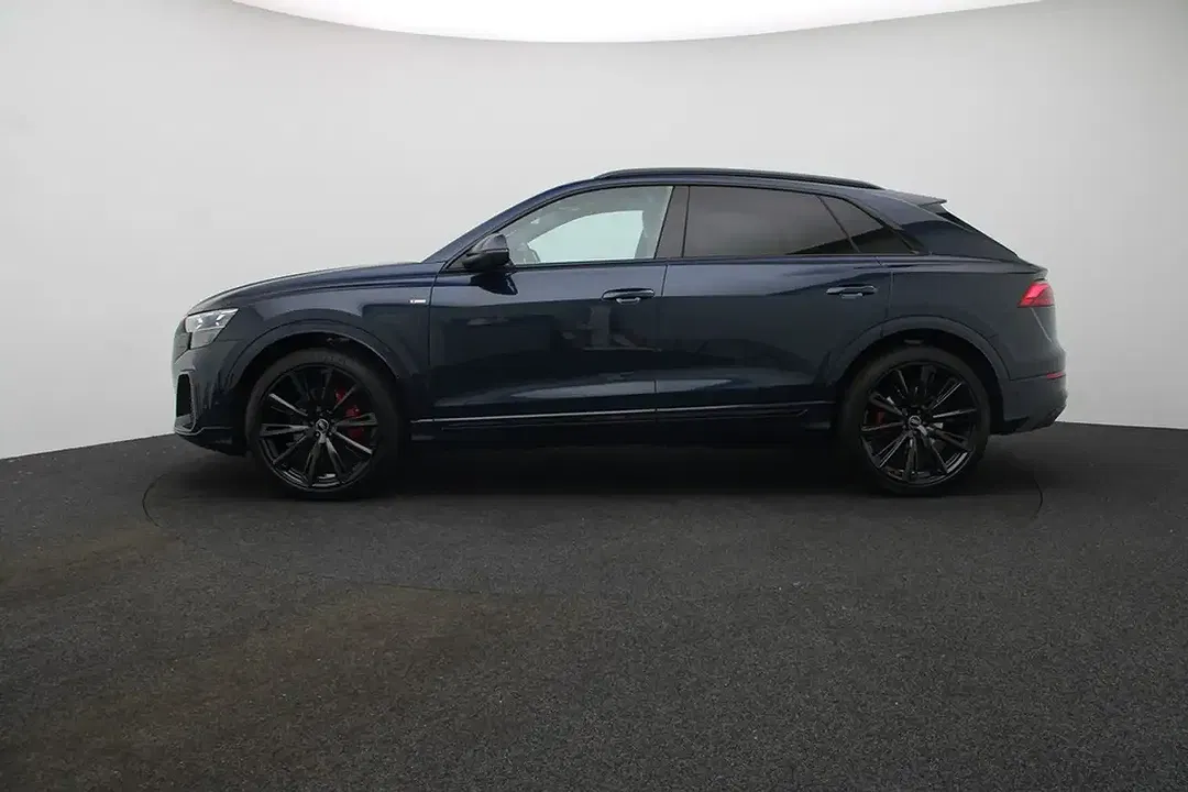 Audi Q8 - Thumbnail 2