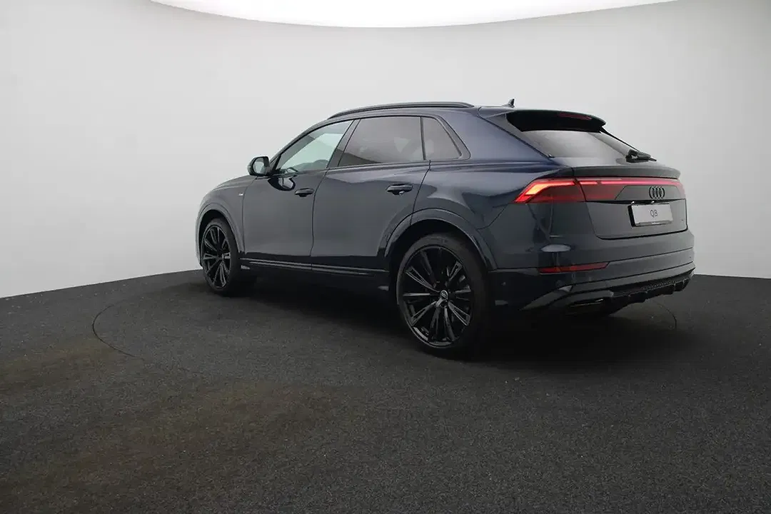 Audi Q8 - Thumbnail 3