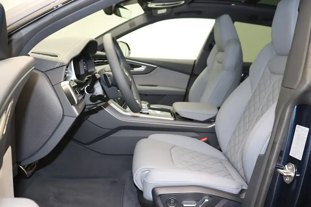 Audi Q8 - Thumbnail 9