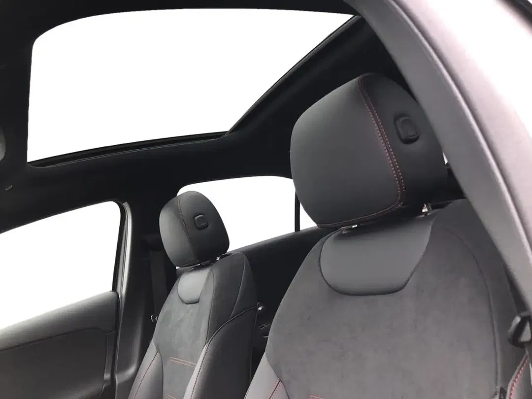 Mercedes-Benz A 220 - Thumbnail 13