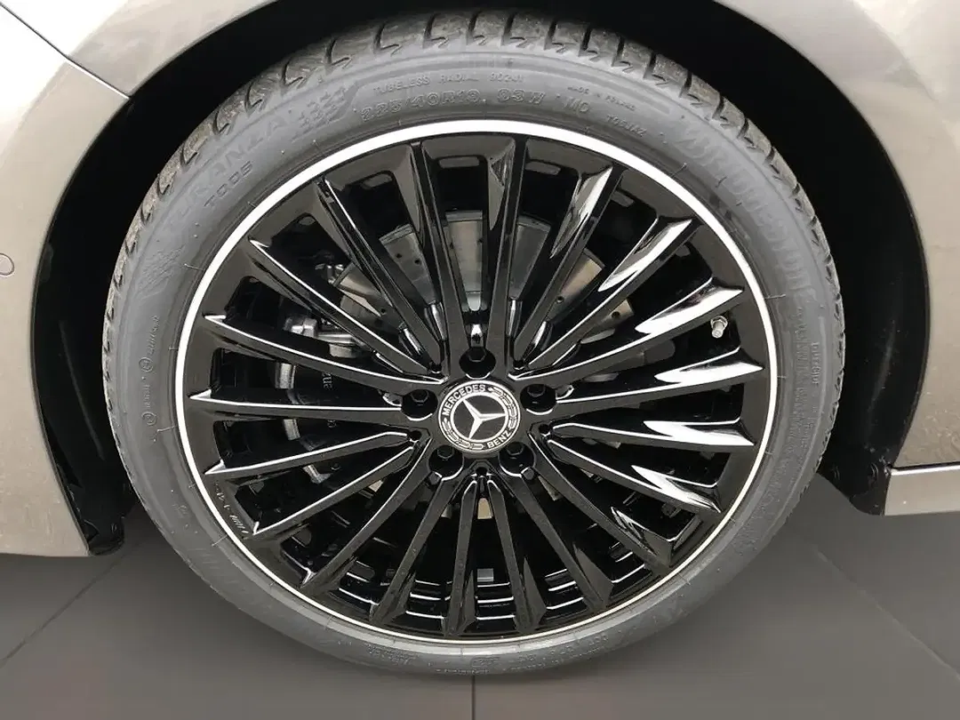 Mercedes-Benz A 220 - Thumbnail 8