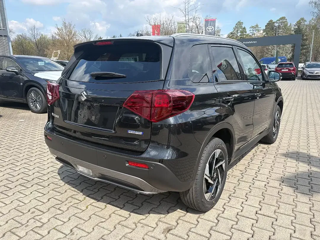 Suzuki Vitara - Thumbnail 3