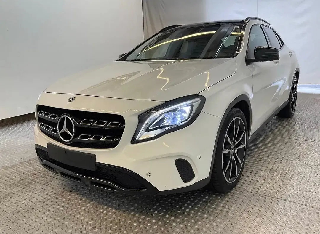 Mercedes-Benz GLA 200 - Thumbnail 2