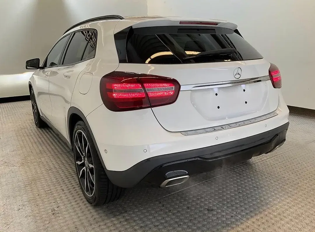 Mercedes-Benz GLA 200 - Thumbnail 3