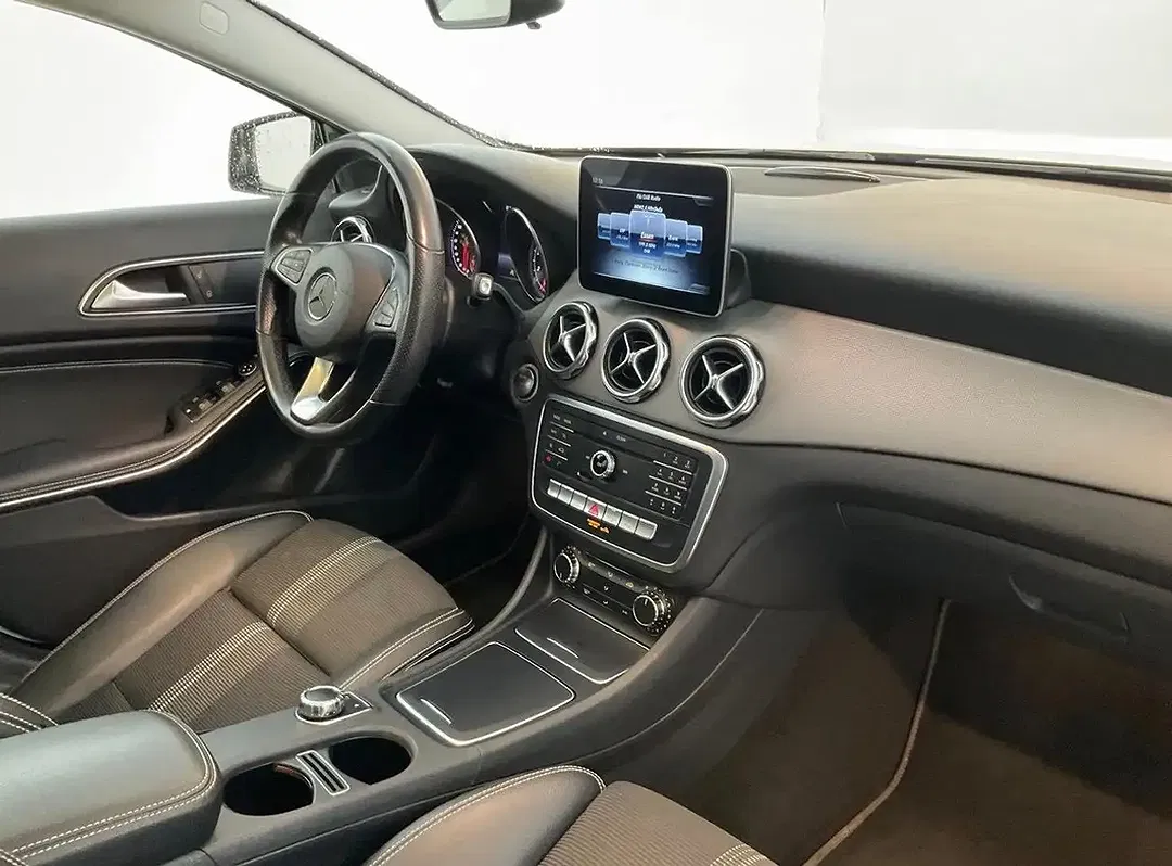Mercedes-Benz GLA 200 - Thumbnail 7