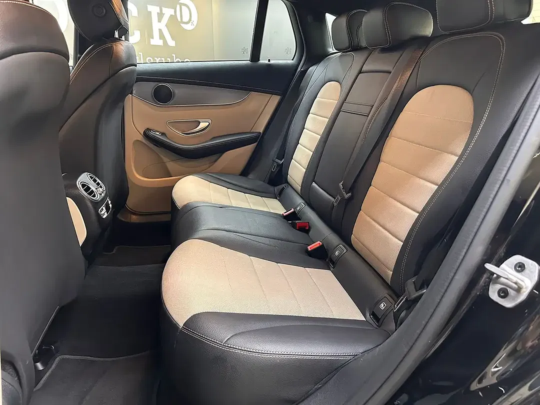 Mercedes-Benz EQC 400 - Thumbnail 10