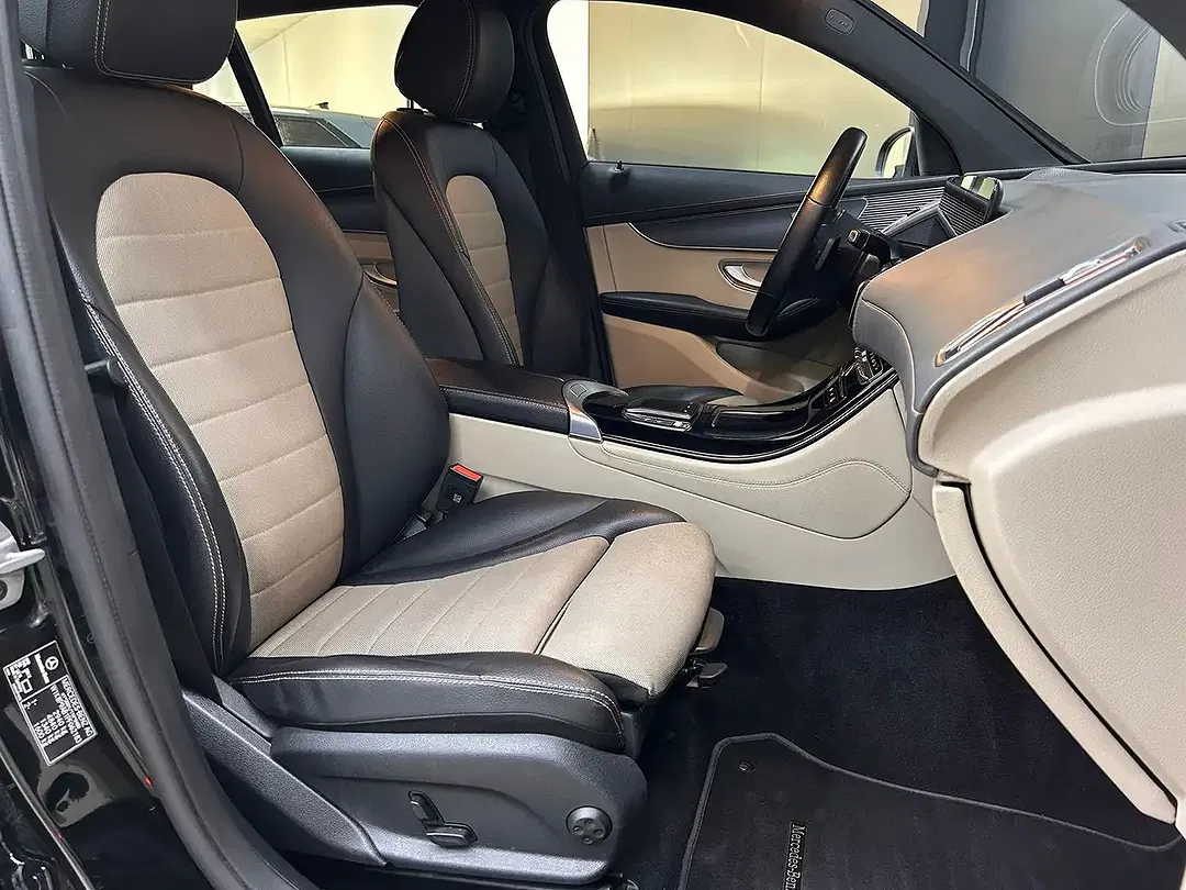 Mercedes-Benz EQC 400 - Thumbnail 9