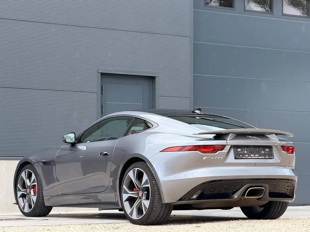 Jaguar F-Type - Thumbnail 15