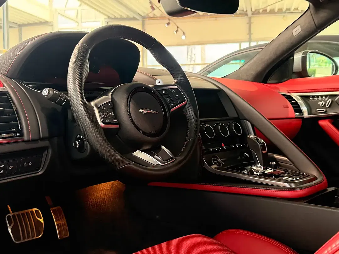 Jaguar F-Type - Thumbnail 17