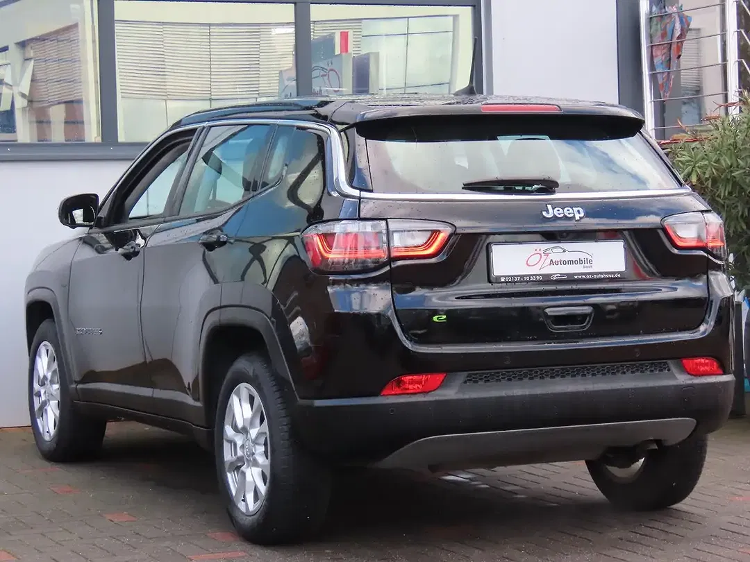 Jeep Compass - Thumbnail 9