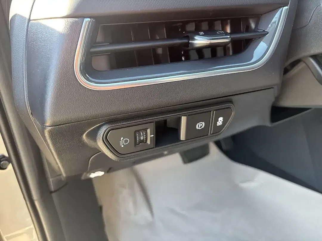 Kia K4 - Thumbnail 10