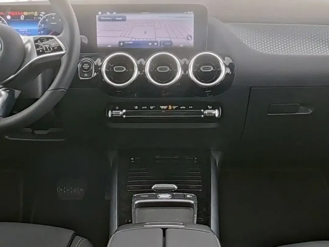 Mercedes-Benz B 200 - Thumbnail 5