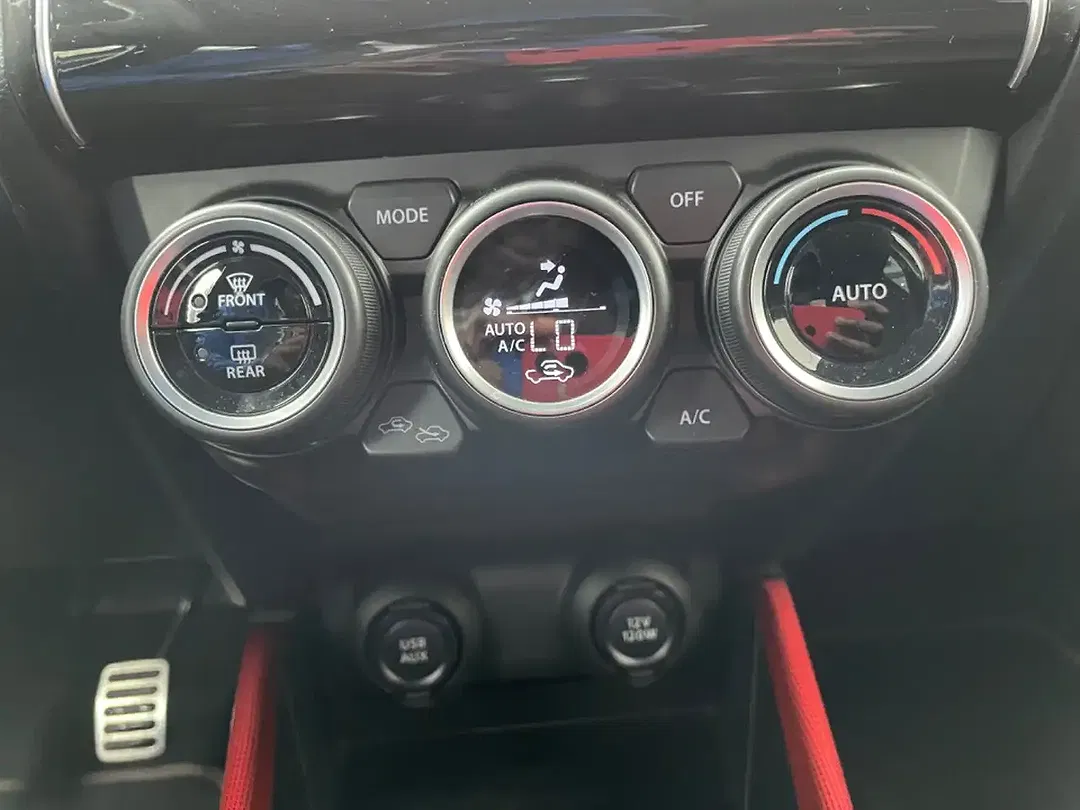 Suzuki Swift - Thumbnail 10