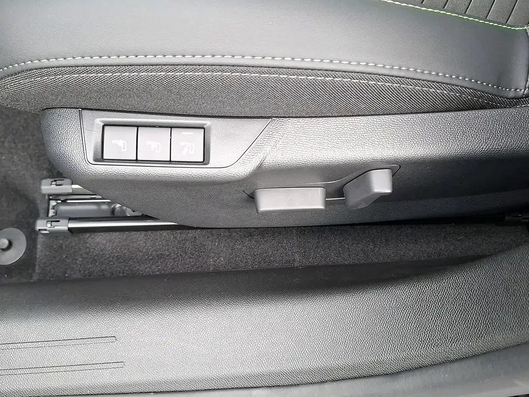 Peugeot 208 - Thumbnail 14